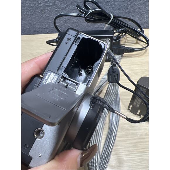 Canon Powershot G1 3.3MP Digital Camera With 128 MB Memory Card, Silver - Tested - Picture 13 of 16